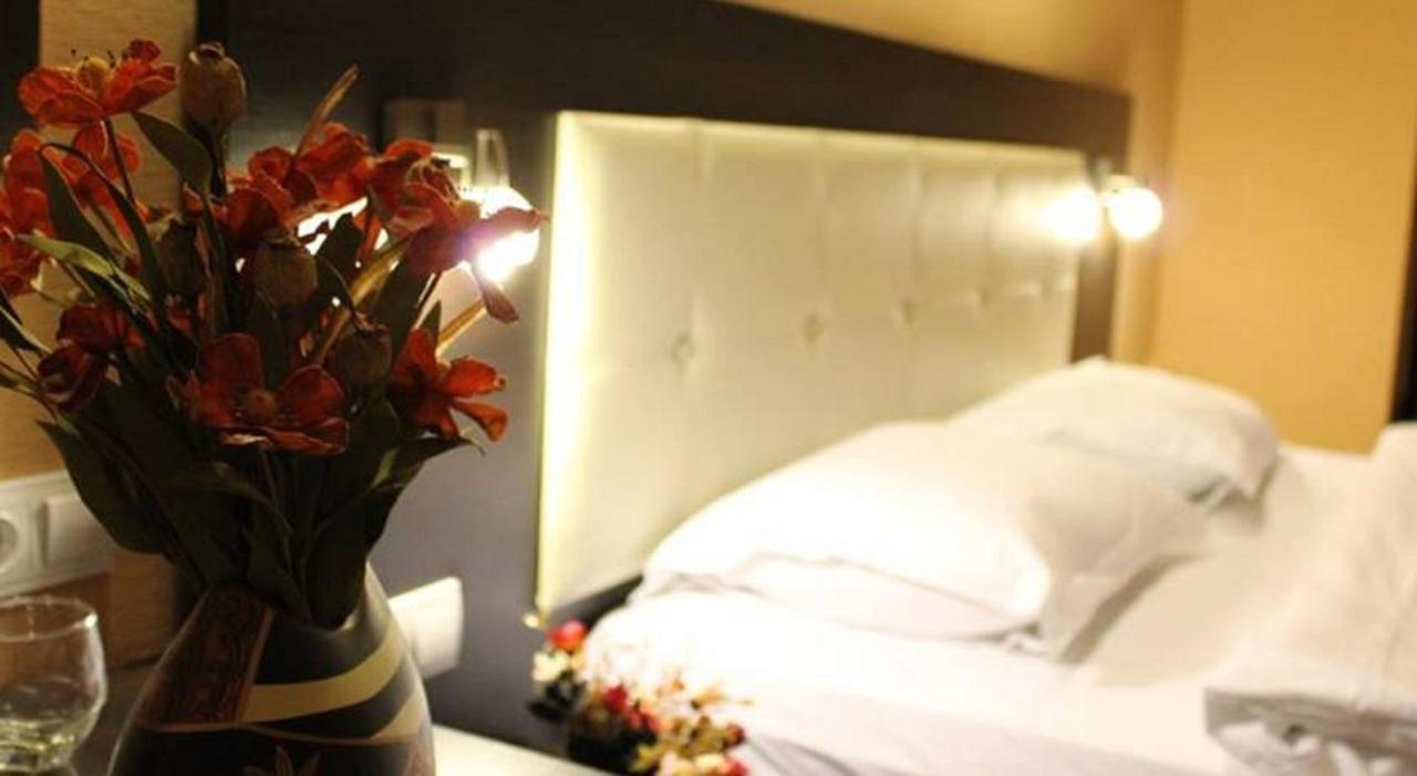 Penthouse Hotel Batoemi Buitenkant foto