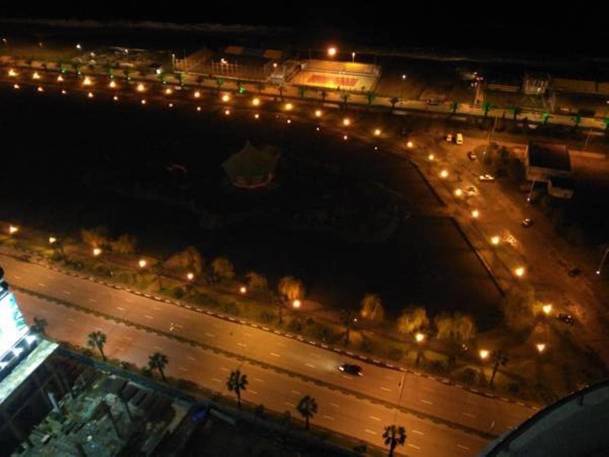 Penthouse Hotel Batoemi Buitenkant foto